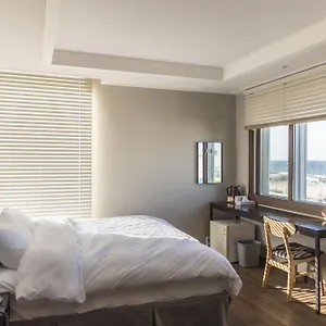 Hotel Check, Jeju